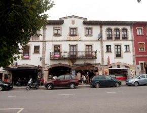 Отель Pensión Plaza del Ayuntamiento  Кангас-Де-Онис